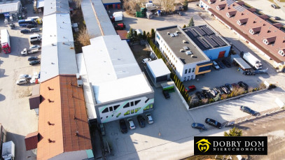 Obiekt 1338m2 Augustów — zdjęcie od frontu