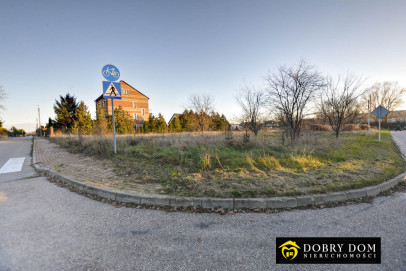 Działka 3700m2 Bielsk Podlaski — zdjęcie od frontu