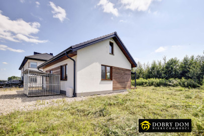 Dom 69m2 Sochonie — zdjęcie od frontu