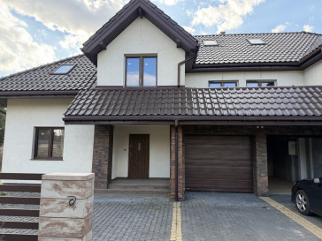 Dom 230m2 Jurowce — zdjęcie od frontu